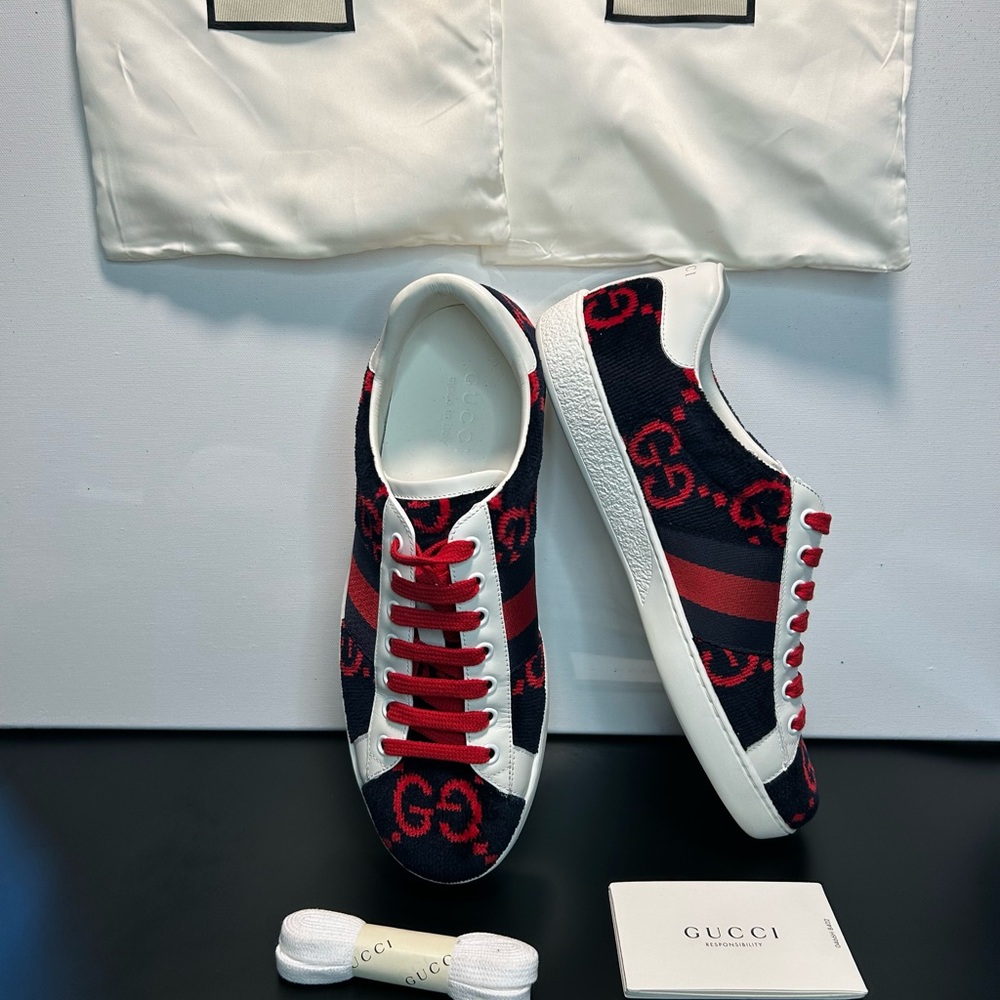 Gucci Unisex Black and Red GG Sneakers